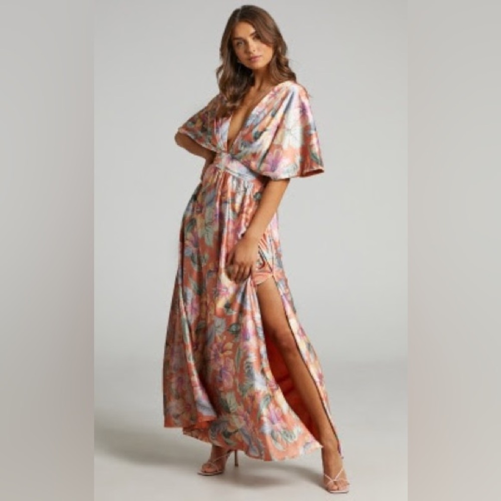 NWOT Showpo Maxi Dress